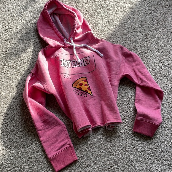 ✨Internet and Pizza Cropped Hoodie✨ - Picture 10 of 12